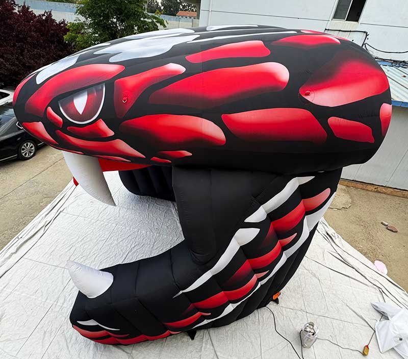 inflatable venom snake head tunnel Side view